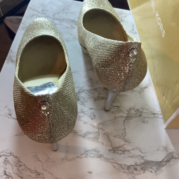 Michael Kors Ionna Pump Silver Glitter Heels Size 10M with Box - Picture 4 of 12